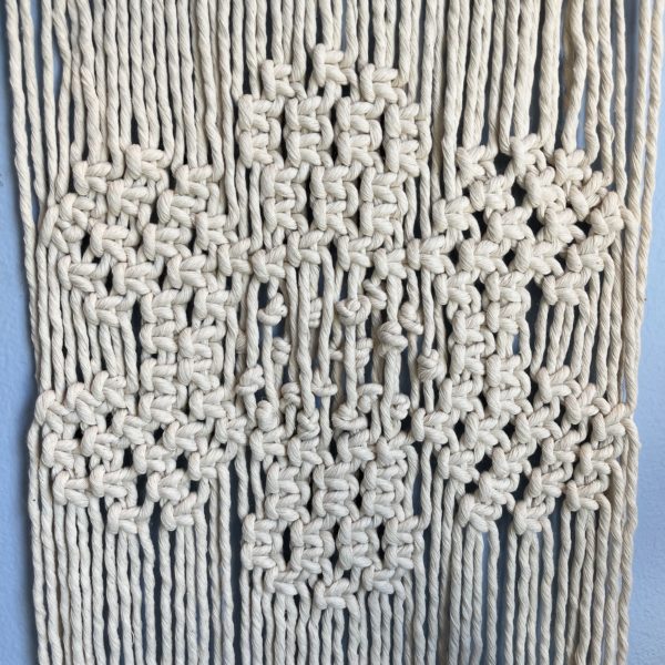 Daisy macrame wall hanging - Image 3